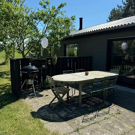 Simplicity In Retro On Samso Feriehus
